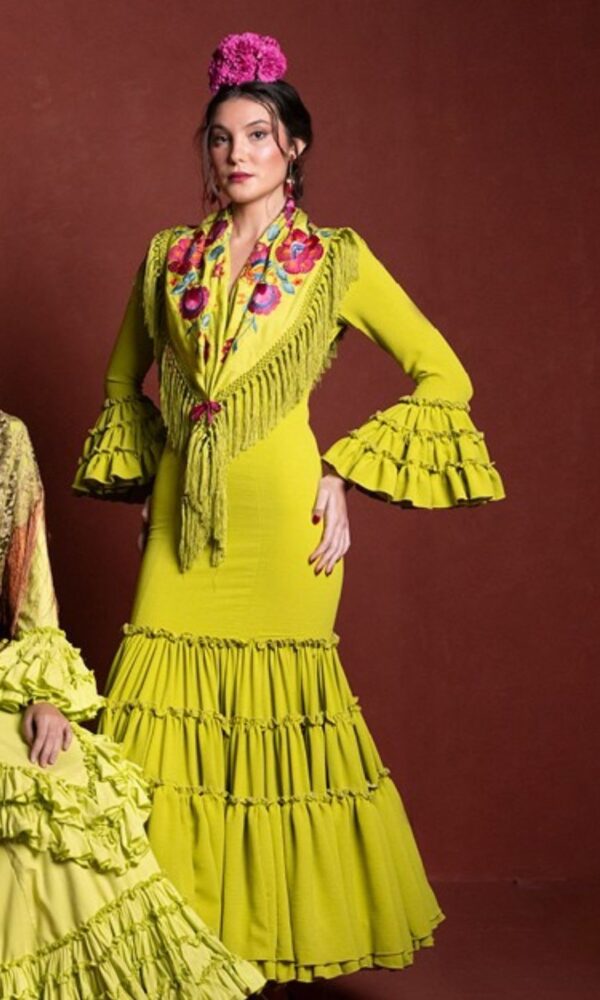 Traje de flamenca color lima