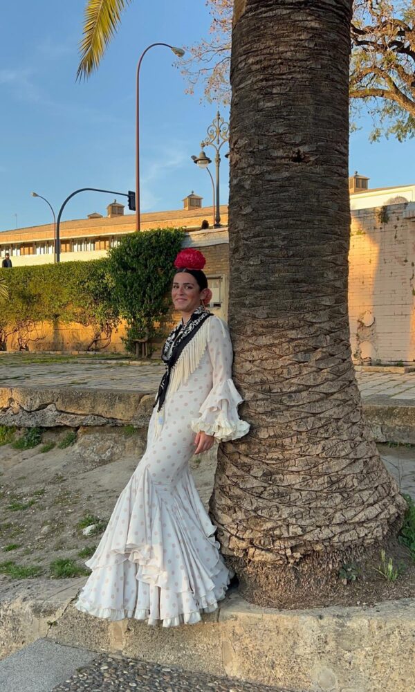 Traje de Flamenca Beige con Lunares Camel